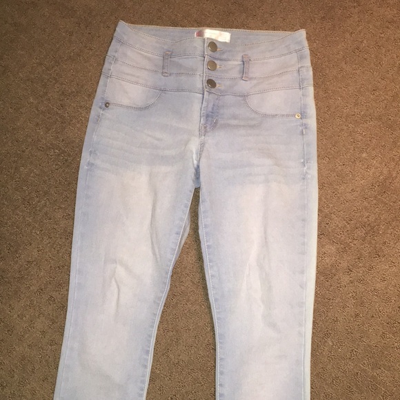 Denim - high waisted jeans